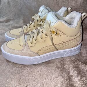 PUMA Girls High-Top Sneakers!